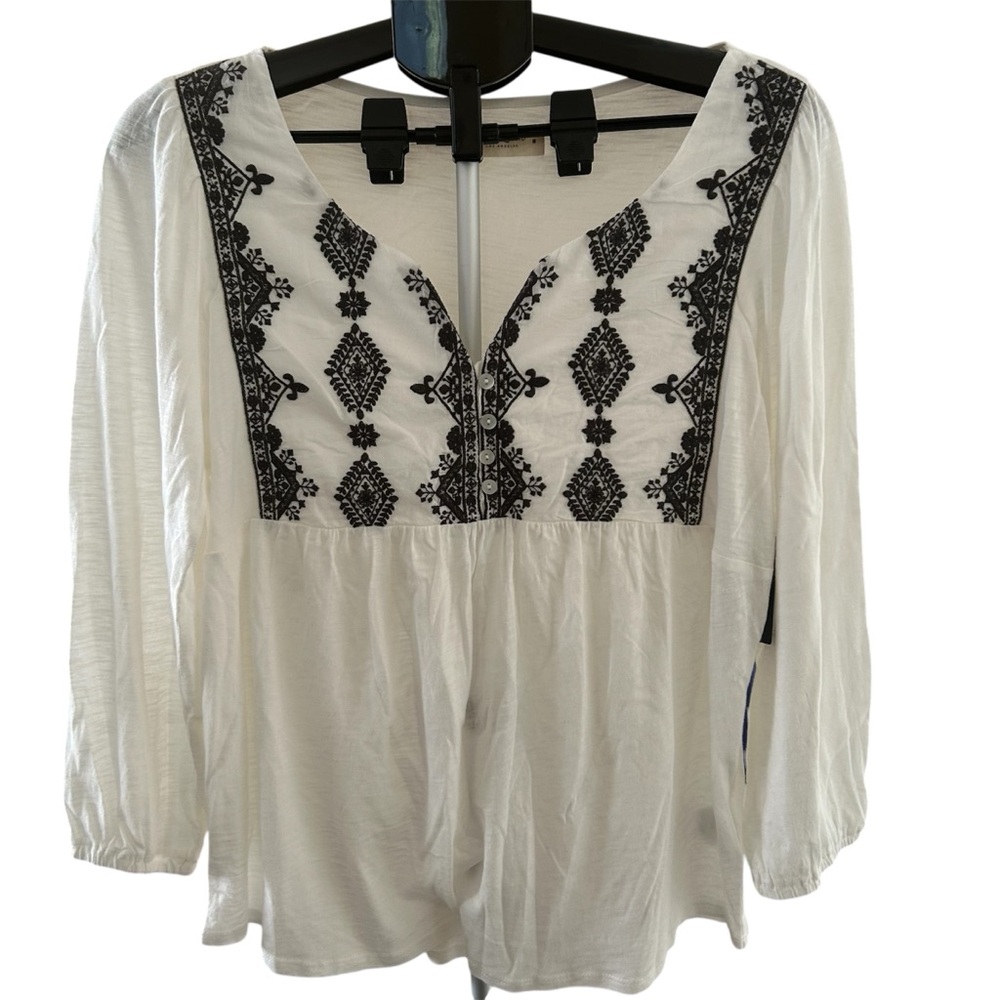 Lucky Brand Women Black & White T-Shirt Blouse Embroidered 3 Buttons Size M-NWT